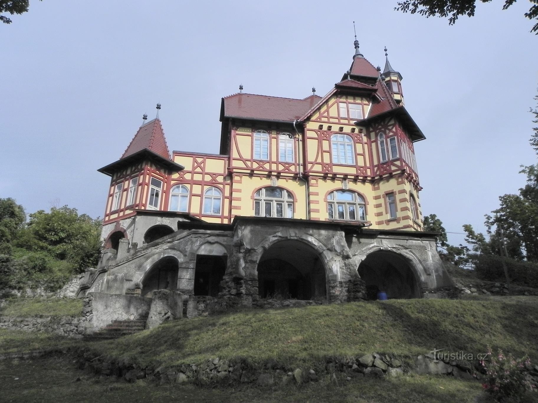 Castle, general view