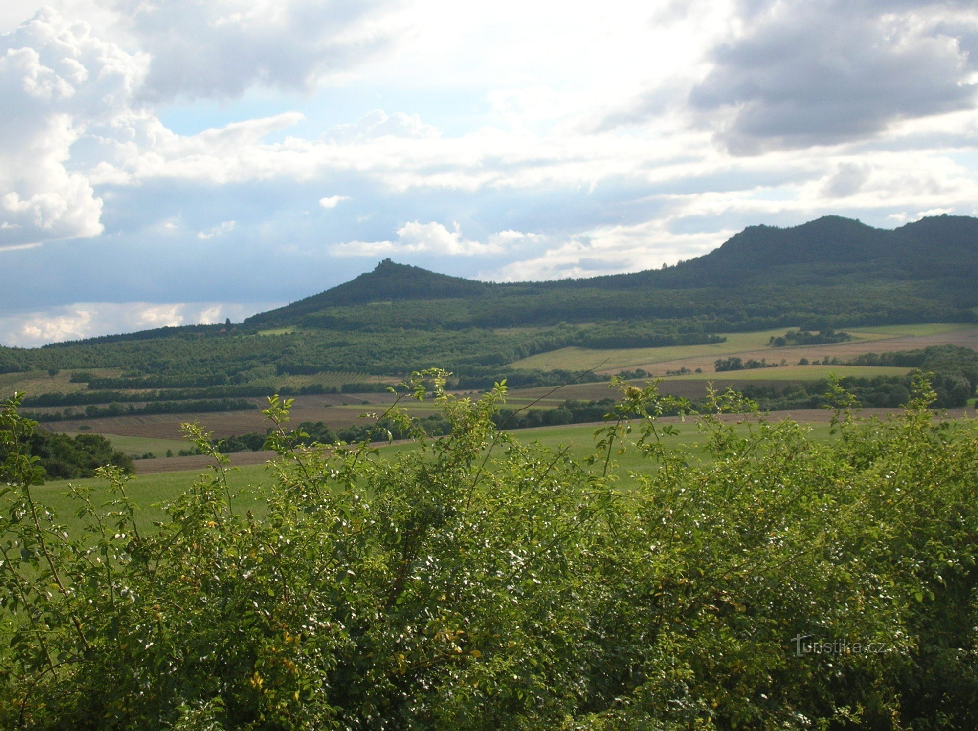 Hrádek Altarik à distância