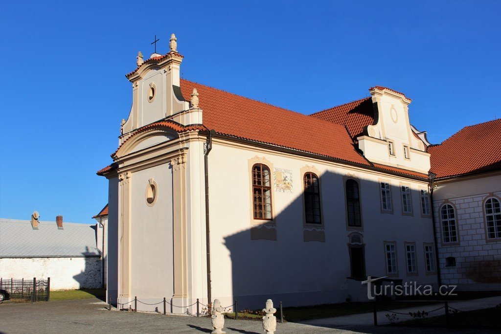 Hrádek，圣彼得堡城堡小教堂。 沃尔堡