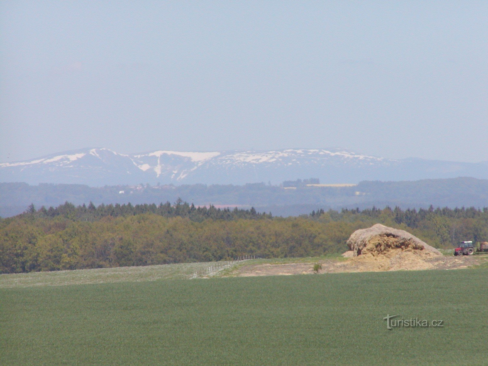 Hradišťko - na encruzilhada, vista das Montanhas Gigantes