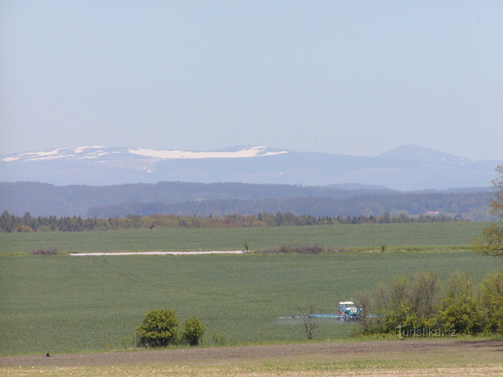 Hradišťko - na encruzilhada, vista das Montanhas Gigantes