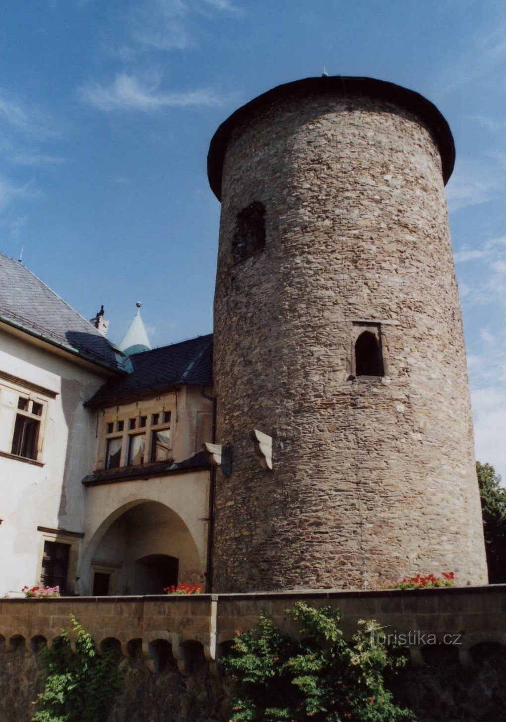 glas castel de la mijlocul secolului al XIII-lea.