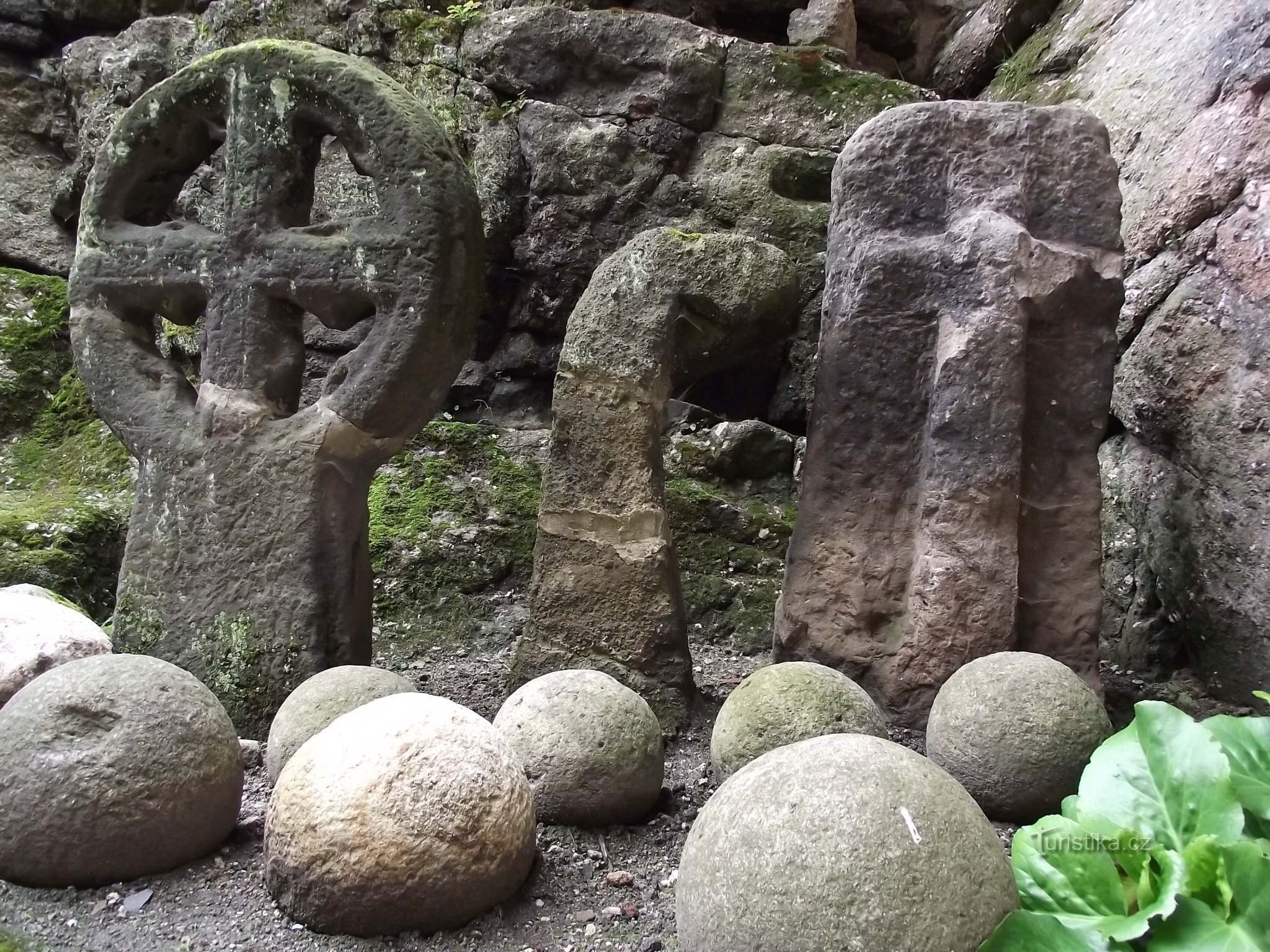 castle reconciliation cross