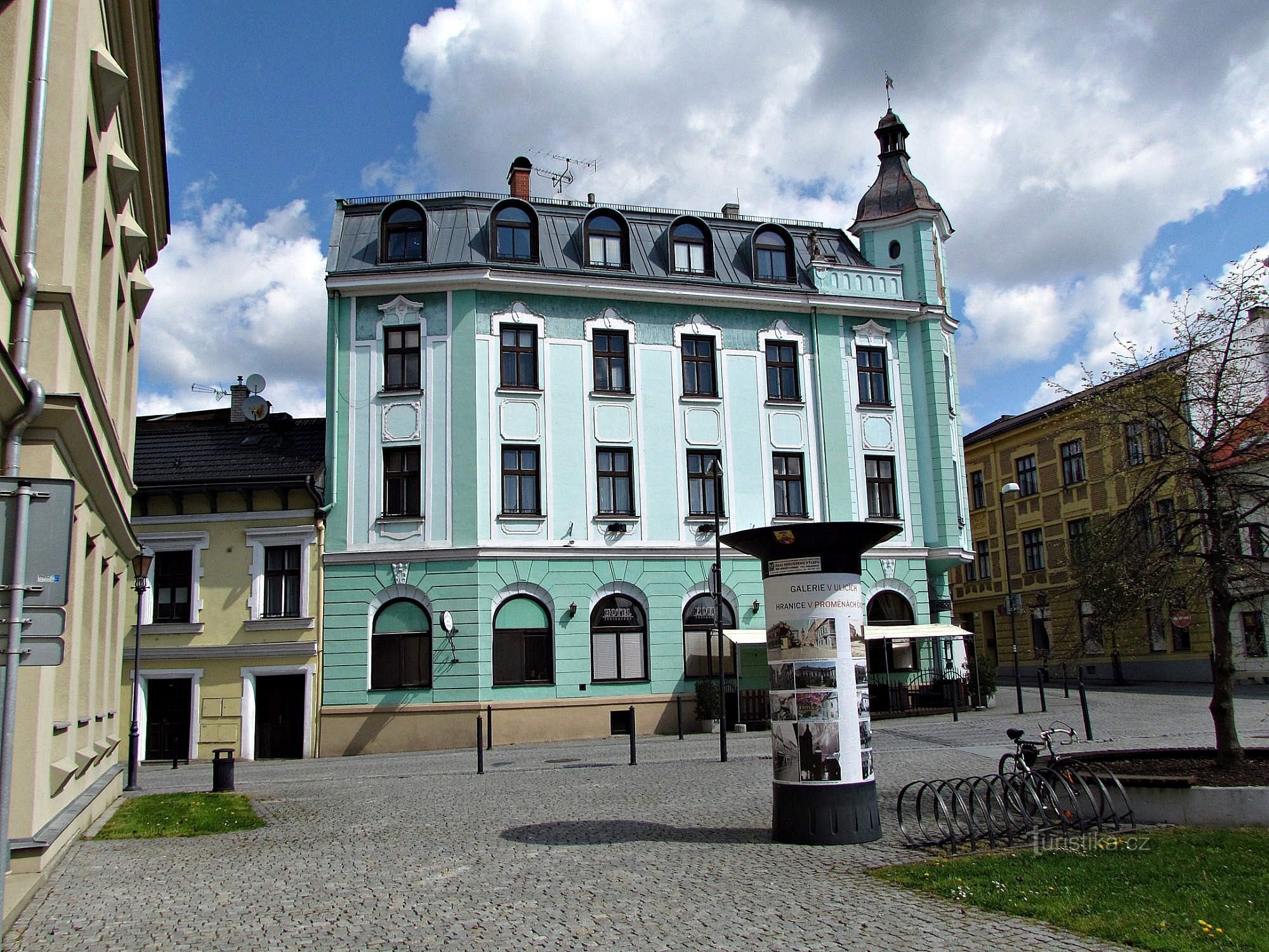 Hranice - Piazza della scuola