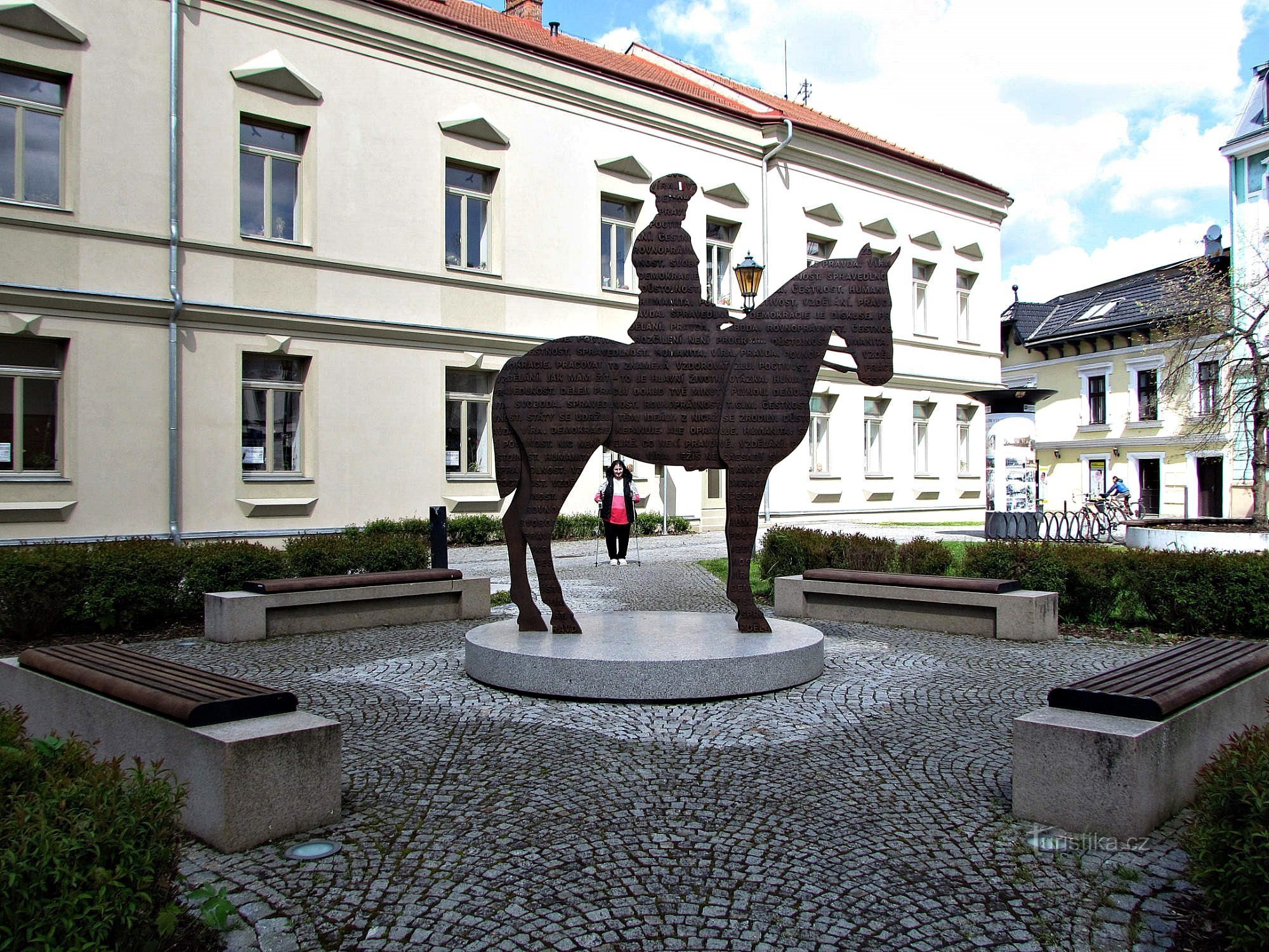 Hranice - School Square