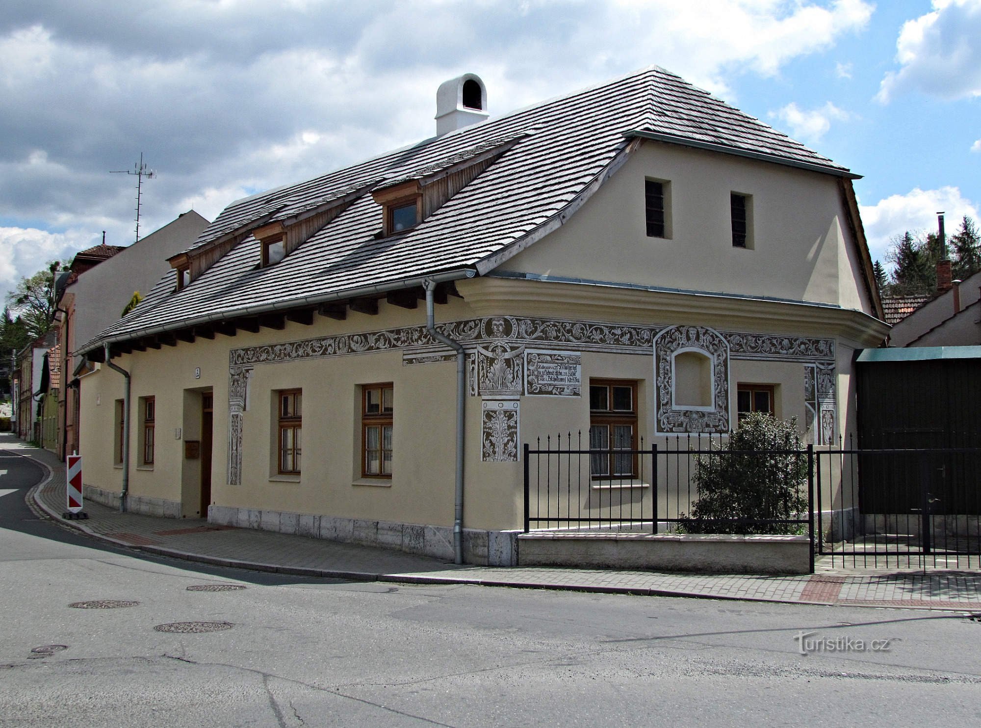 Gränsbyggnad med sgraffitos från renässansen