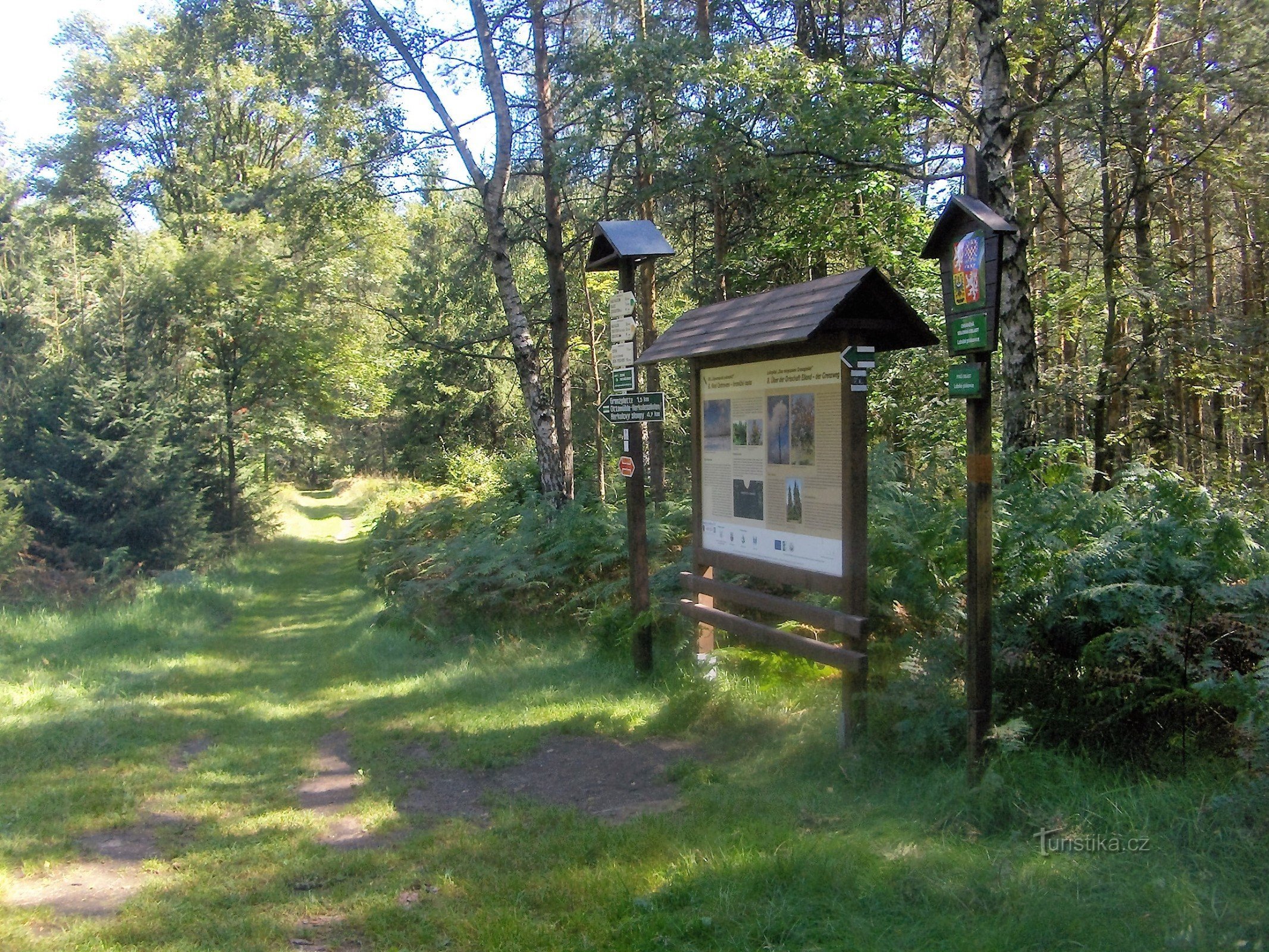 Estrada de fronteira.