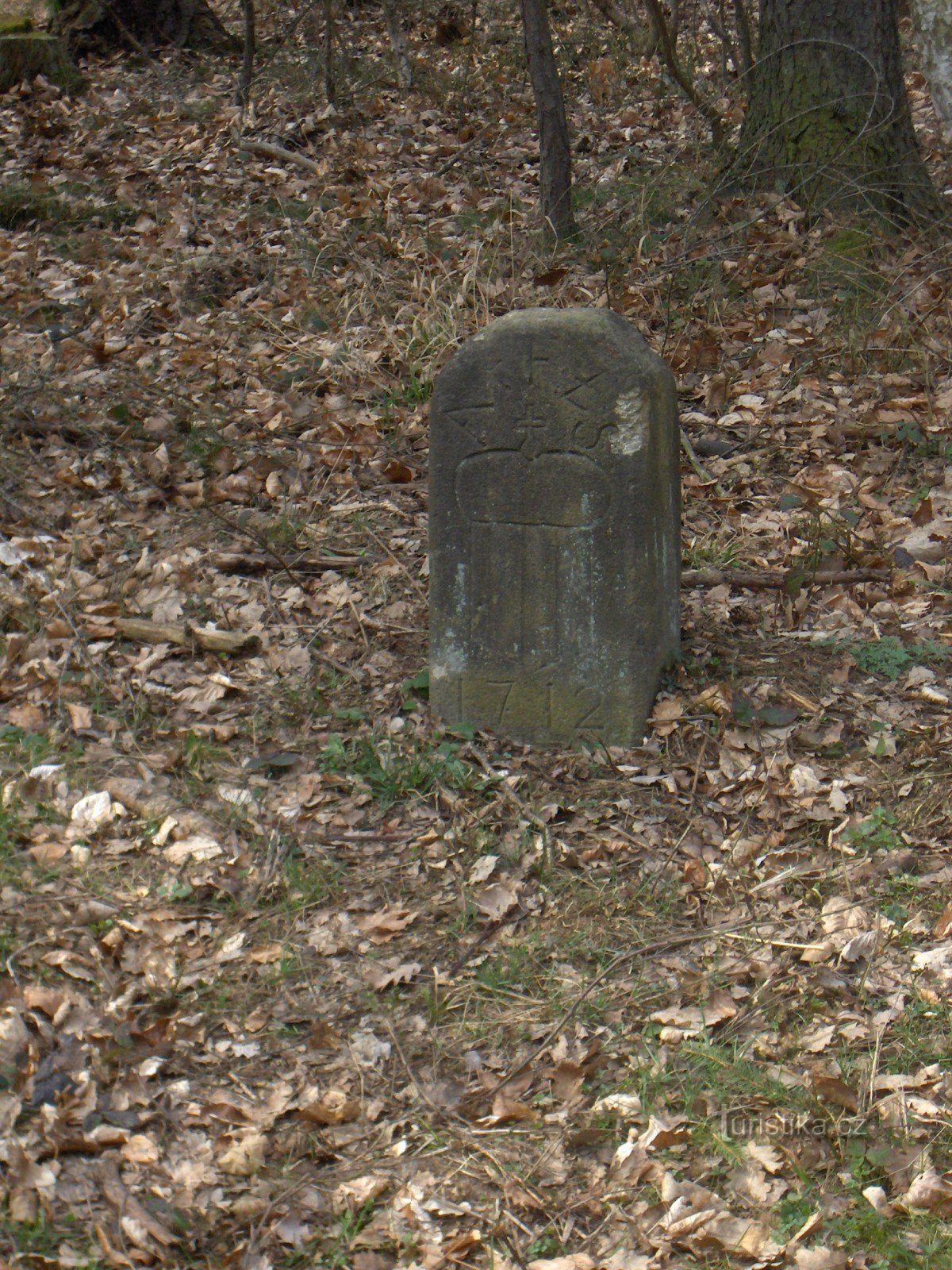 Hraniční kámen na Špičáku.