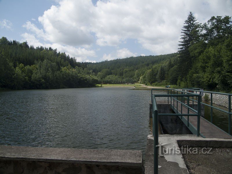 Dam of the lower dam