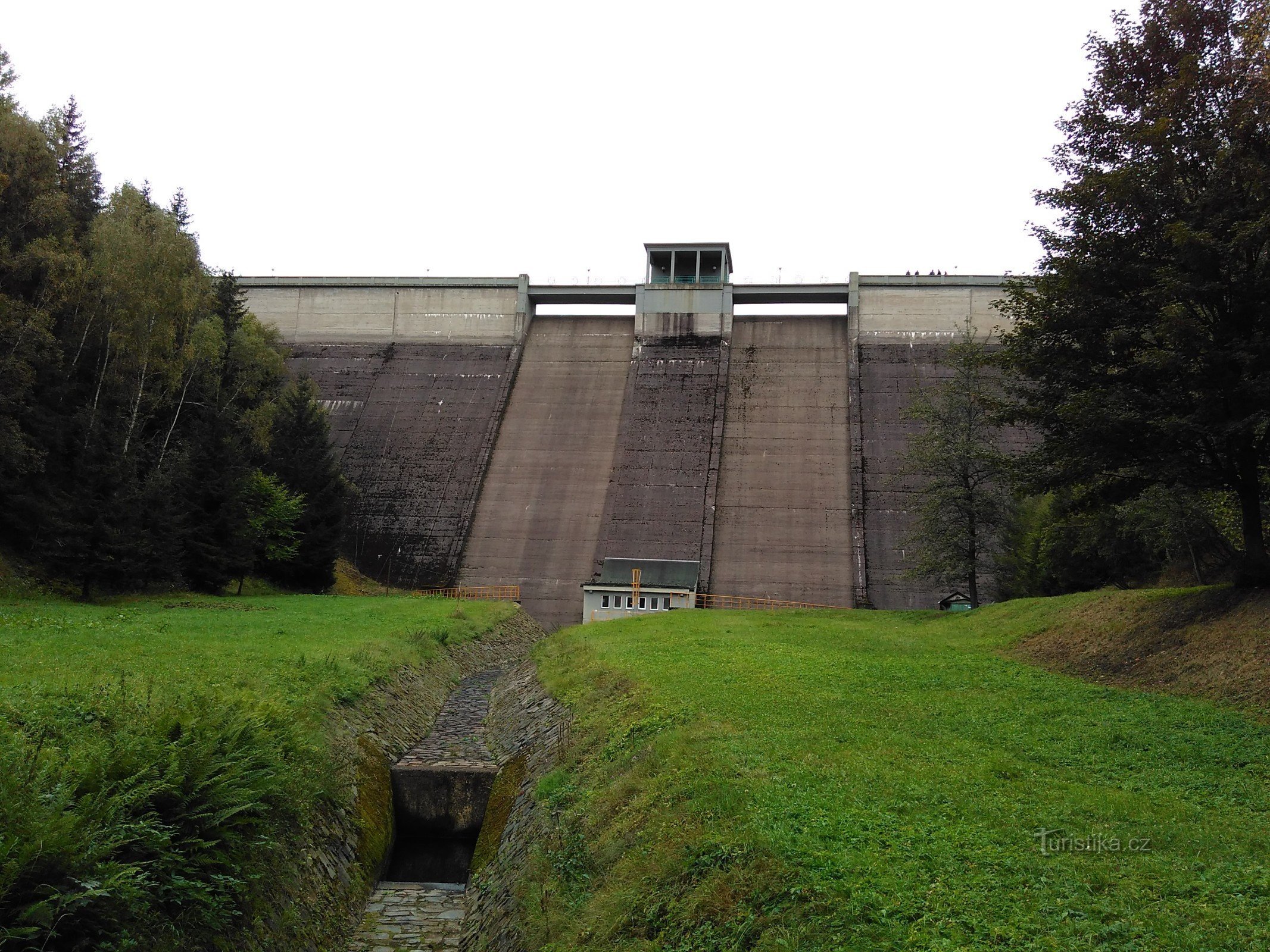 barrage du barrage de Krimovské