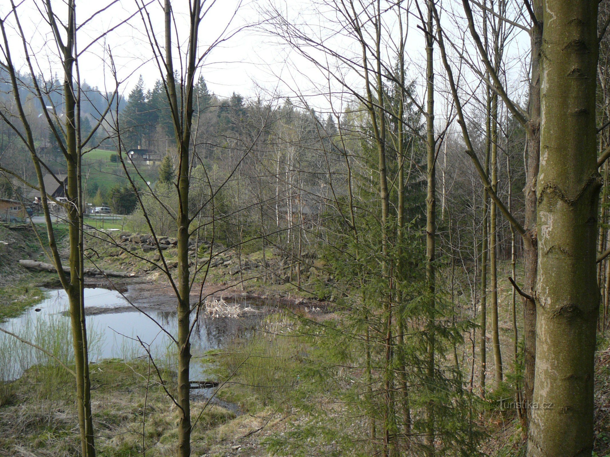 dam op de Bučací-stroom