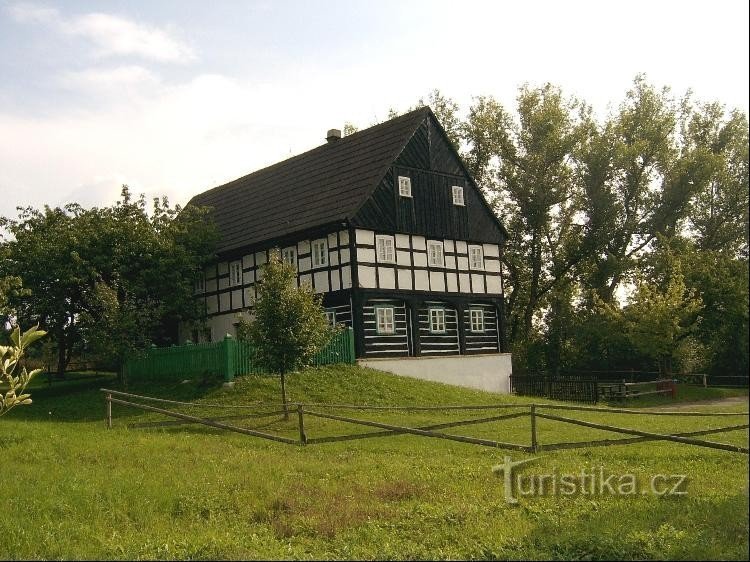 Vakwerkhuis in de Českého středohoří: Jílové (district Děčín), nr. 50, gebouwd aan het begin