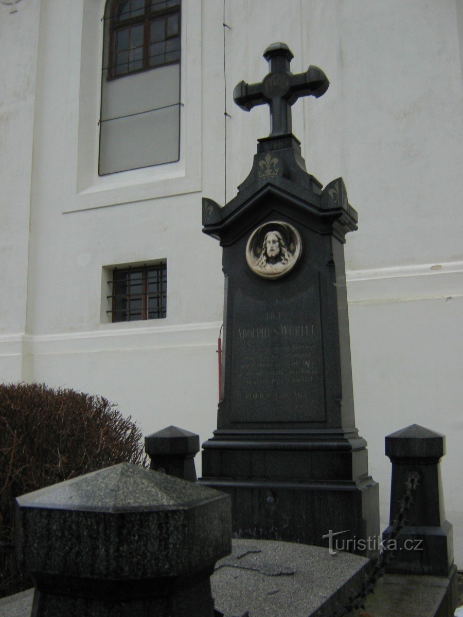 Dejvice-Šarka cemetery