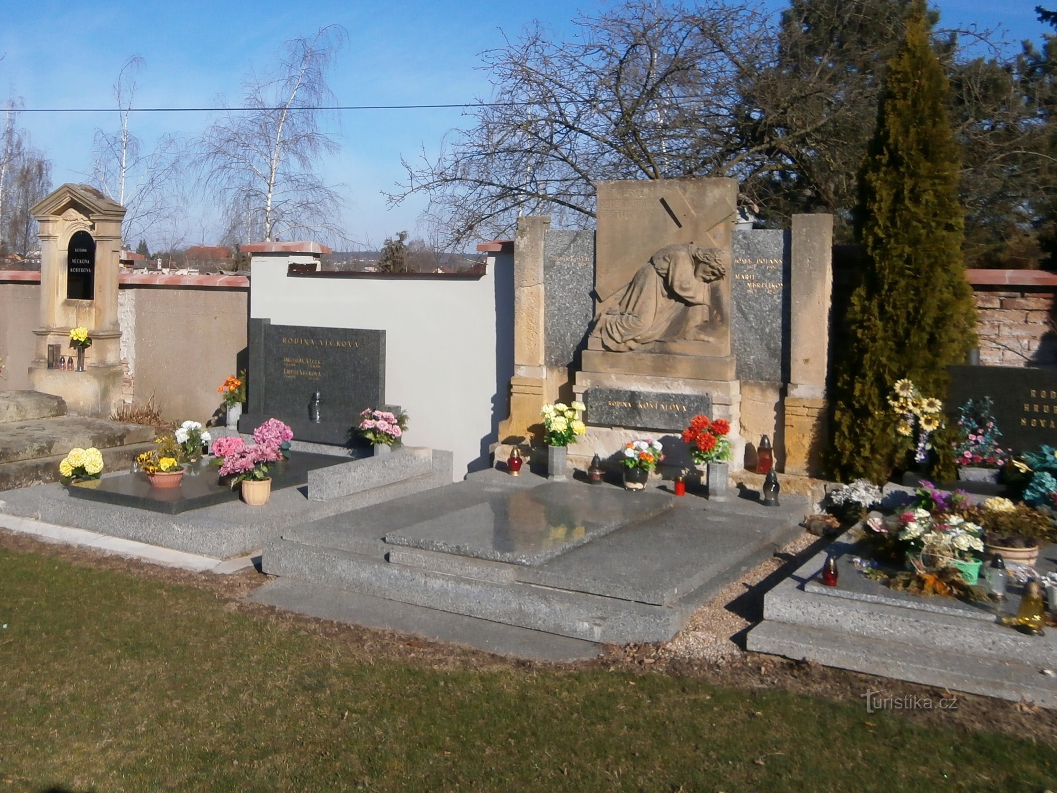 公墓 (Praskačka)
