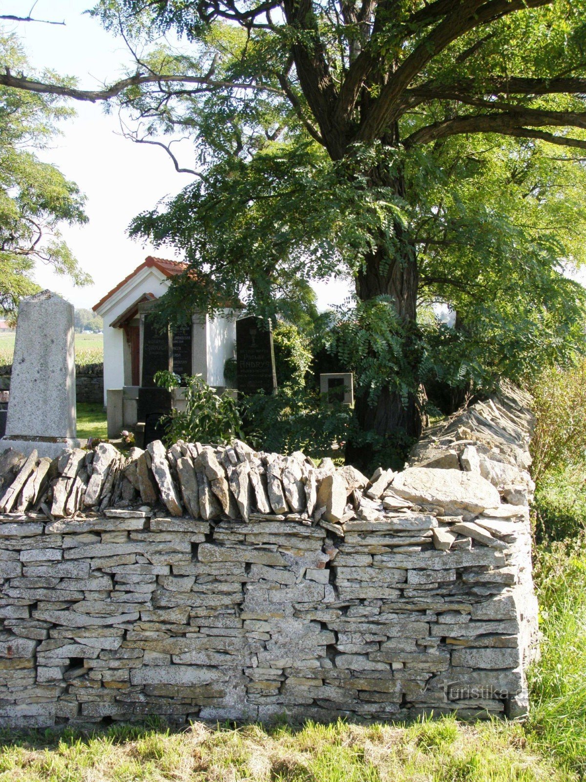 Cementerio cerca de Český Meziříčí