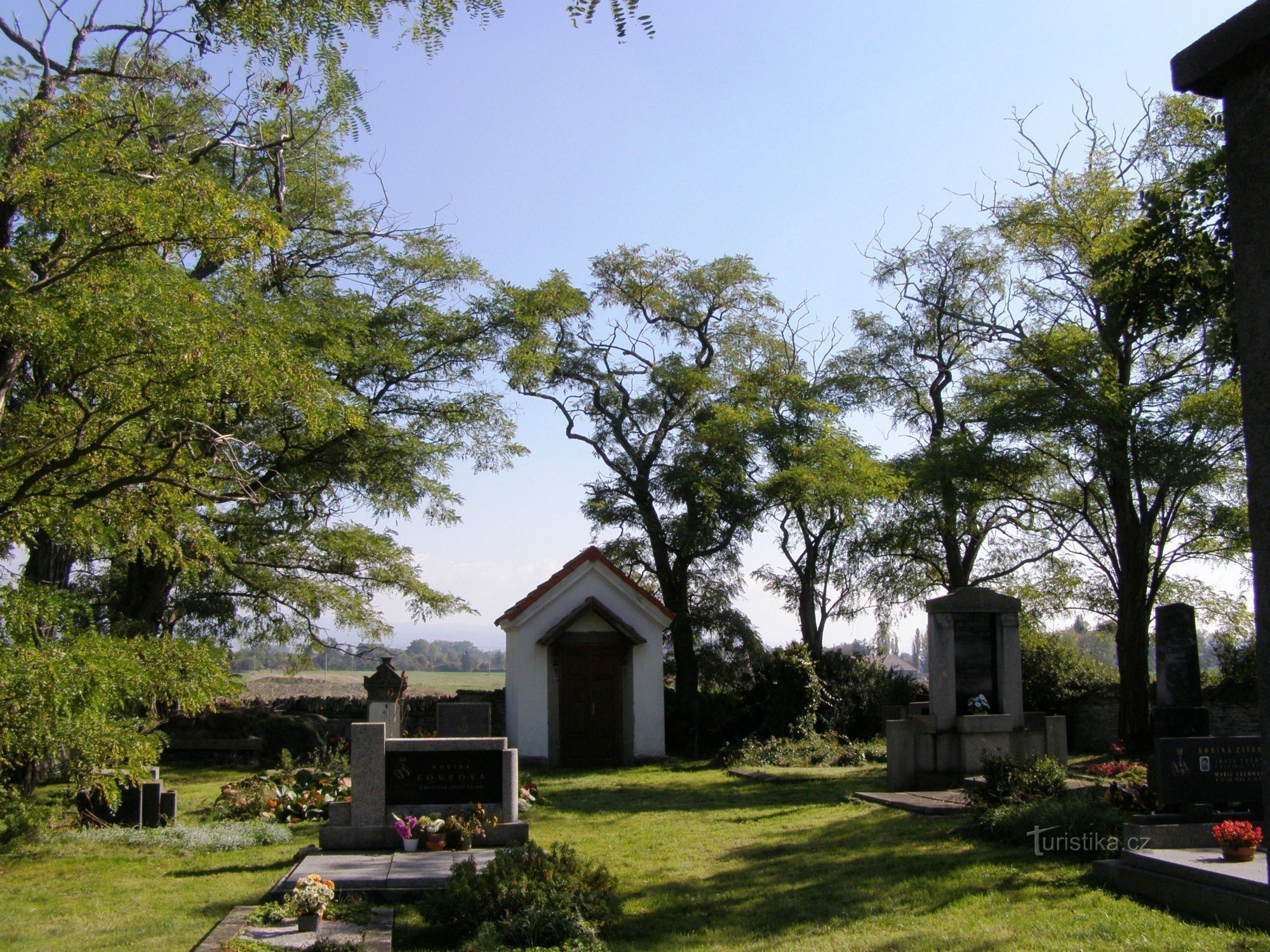 Český Meziříčí近くの墓地