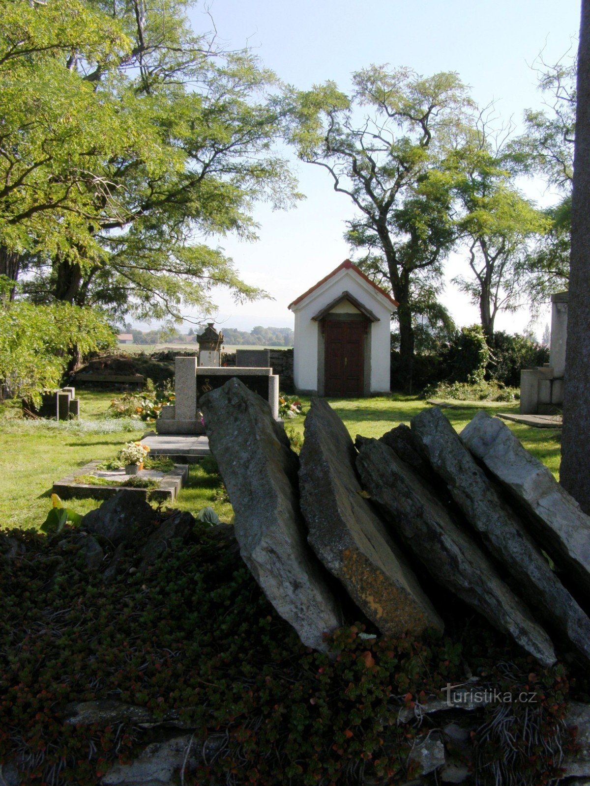 Cementerio cerca de Český Meziříčí