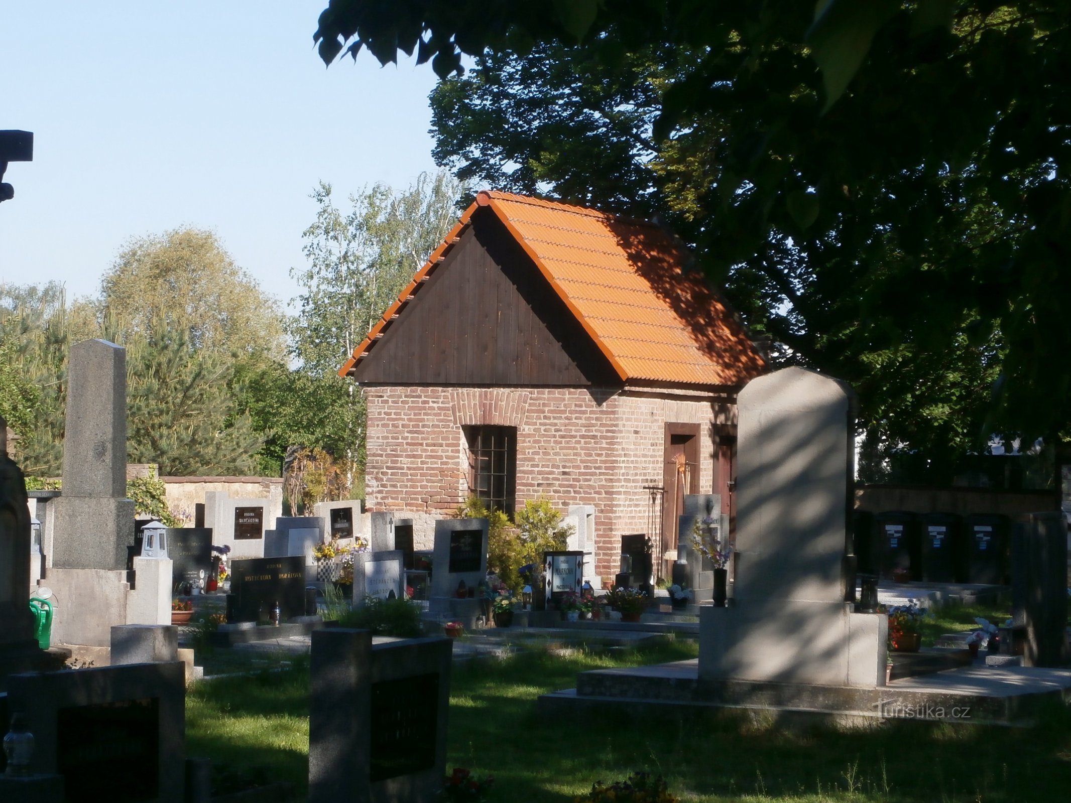 Hřbitov v Malšově Lhotě (Hradec Králové, 28.5.2017)