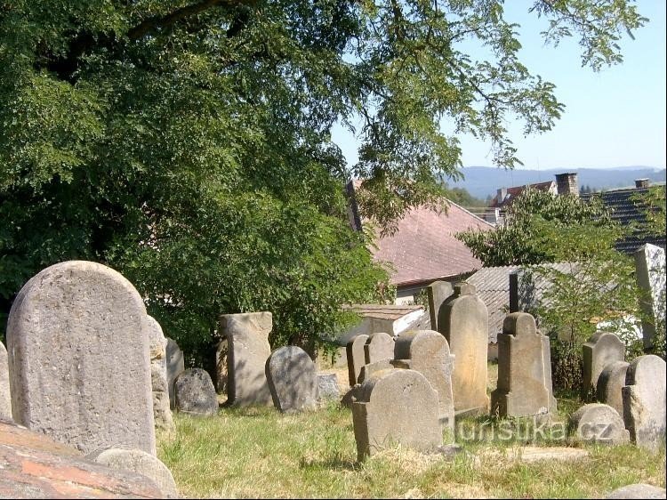 Cemitério em Spálené Poříčí: cemitério judeu em Spálené Poříčí