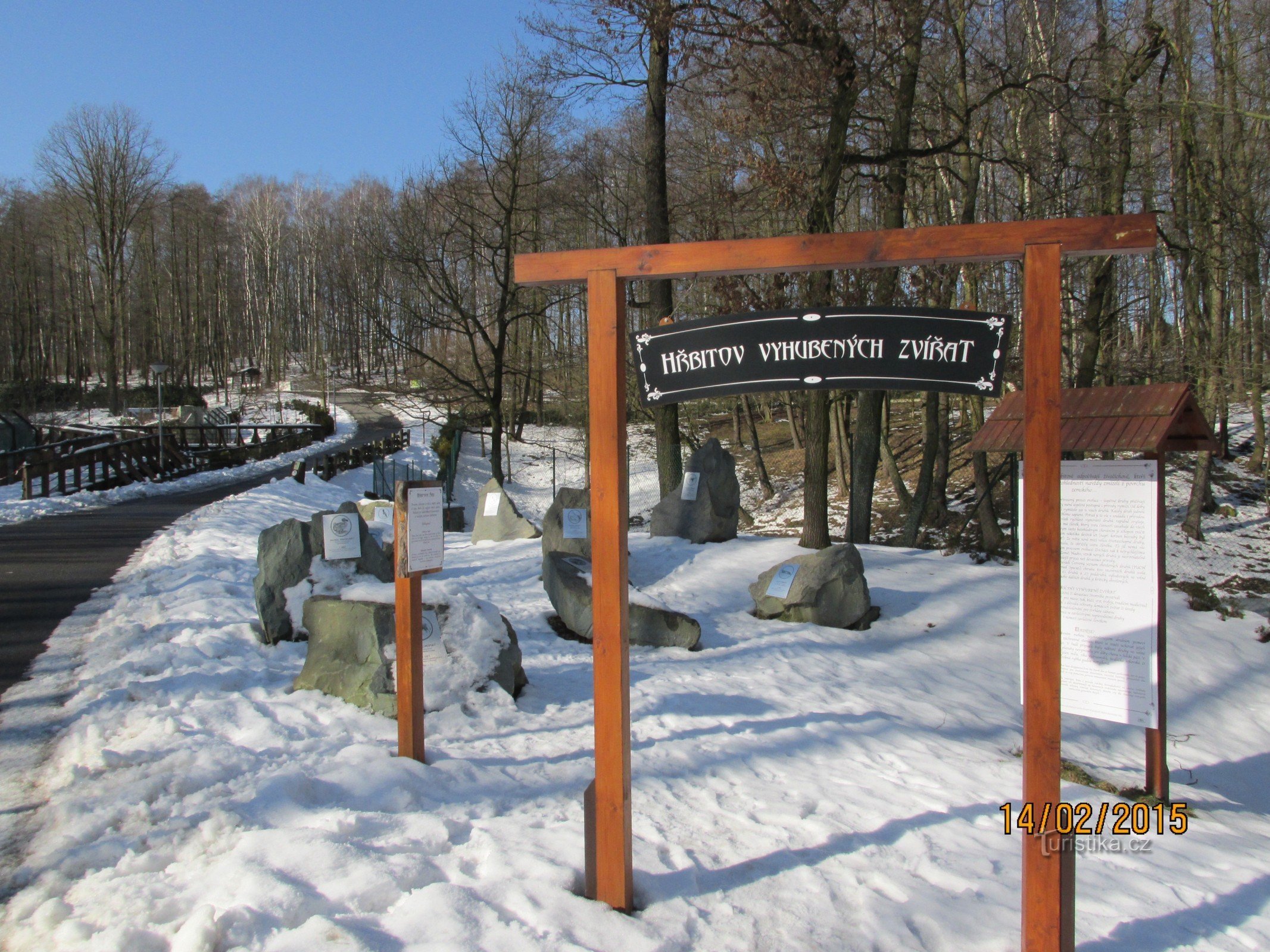 Friedhof der ausgestorbenen Tiere im ZOO Ostrava