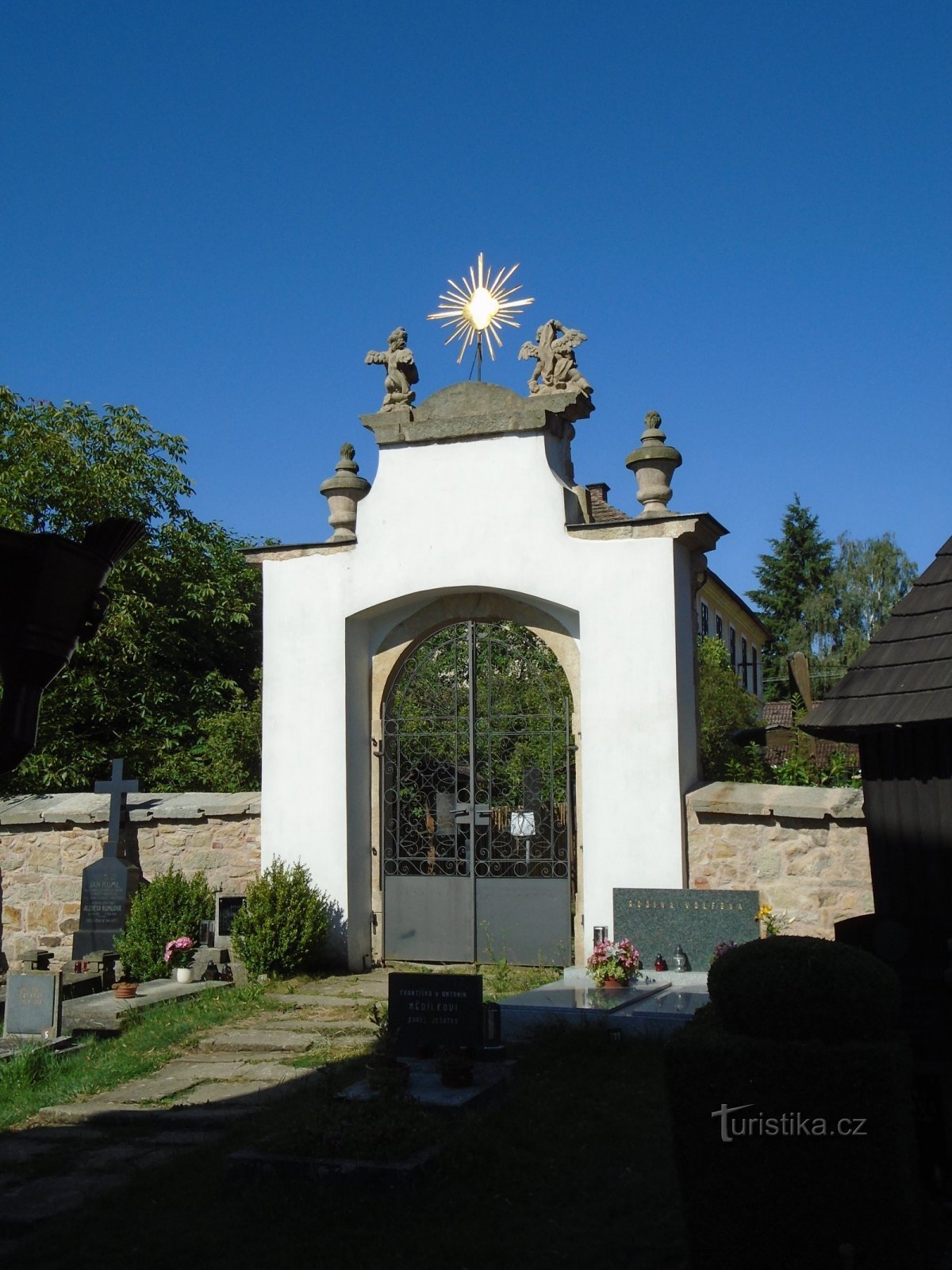 Portão do cemitério (Chotěborky, 3.7.2018 de julho de XNUMX)