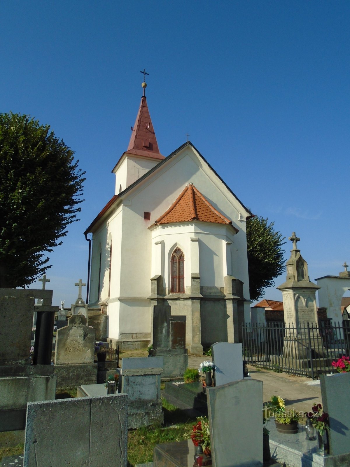 Chapelle du cimetière de la Vierge Marie (Sezemice)