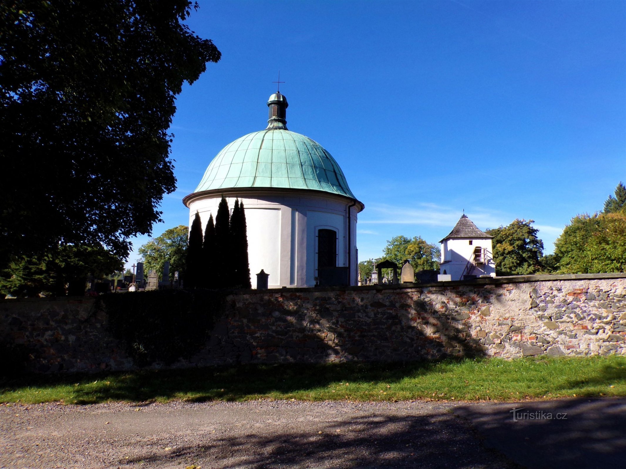 temetői kápolna Szent. Jiří (Lázně Bohdaneč, 1.10.2021. október XNUMX.)