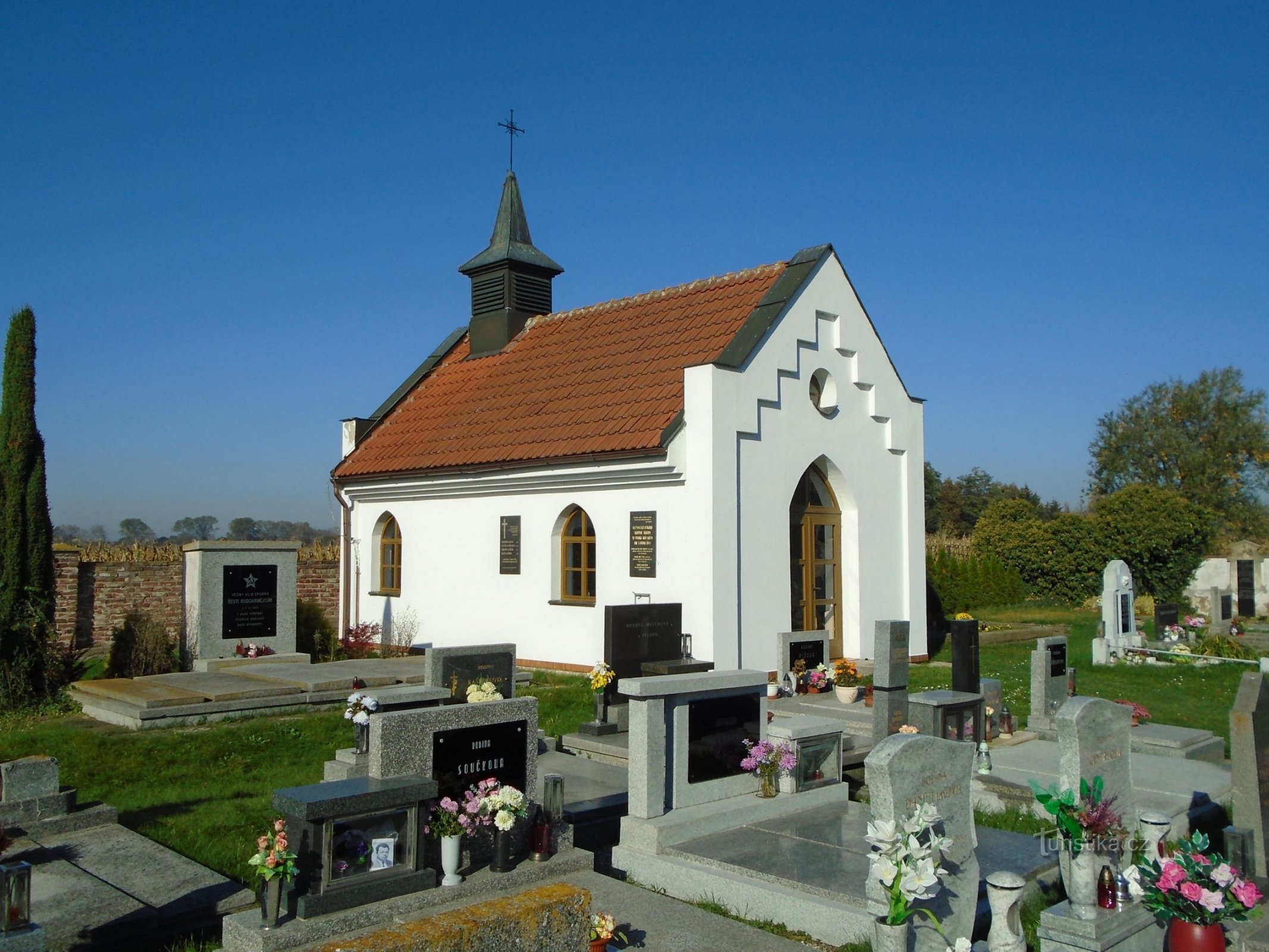 Capela cimitirului (Vysoká nad Labem, 16.10.2017)