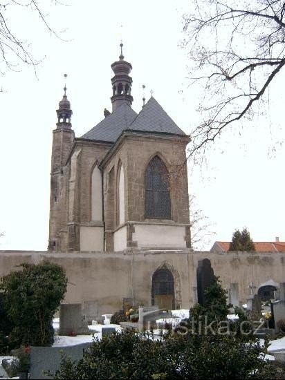 Cemetery church - ossuary: The cemetery church - ossuary is interesting, originally go