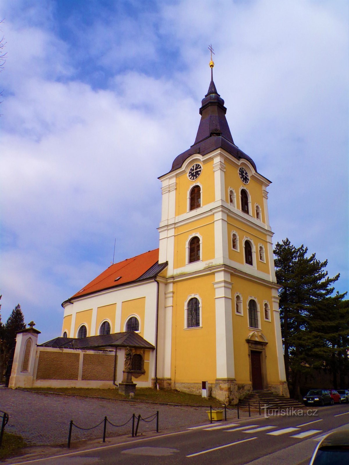 Hřbitovní kostel Panny Marie Bolestné (Jičín, 4.3.2022)