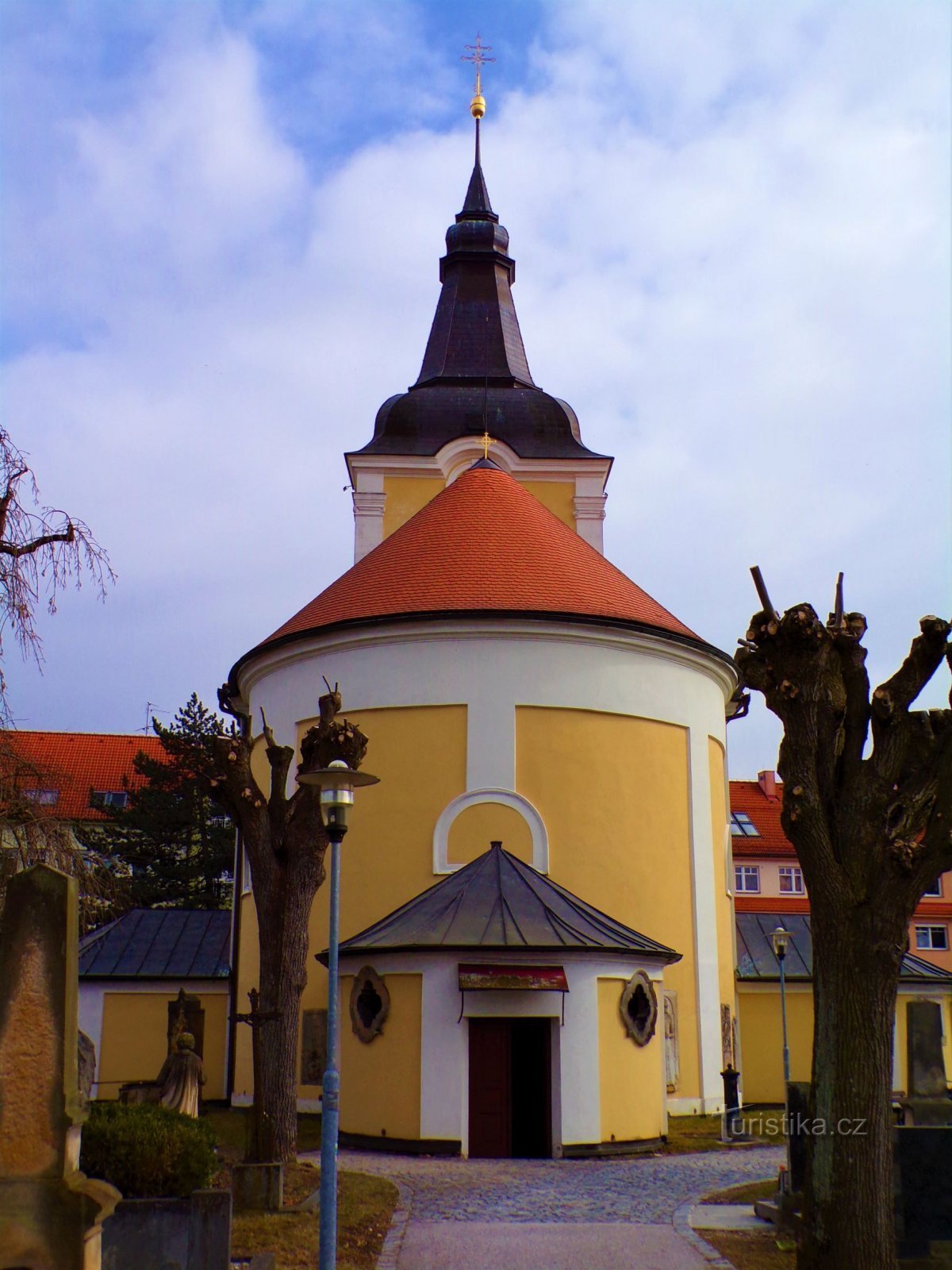 Biserica din cimitir a Maicii Domnului îndurerate (Jičín, 4.3.2022)