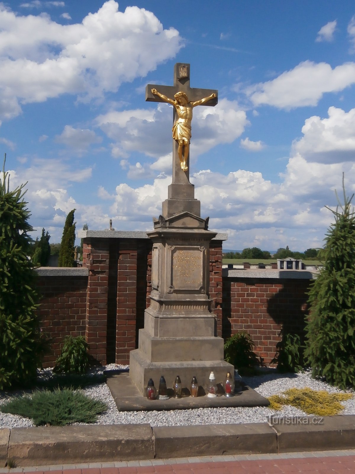 Cemetery cross (Lochenice, 10.6.2017)