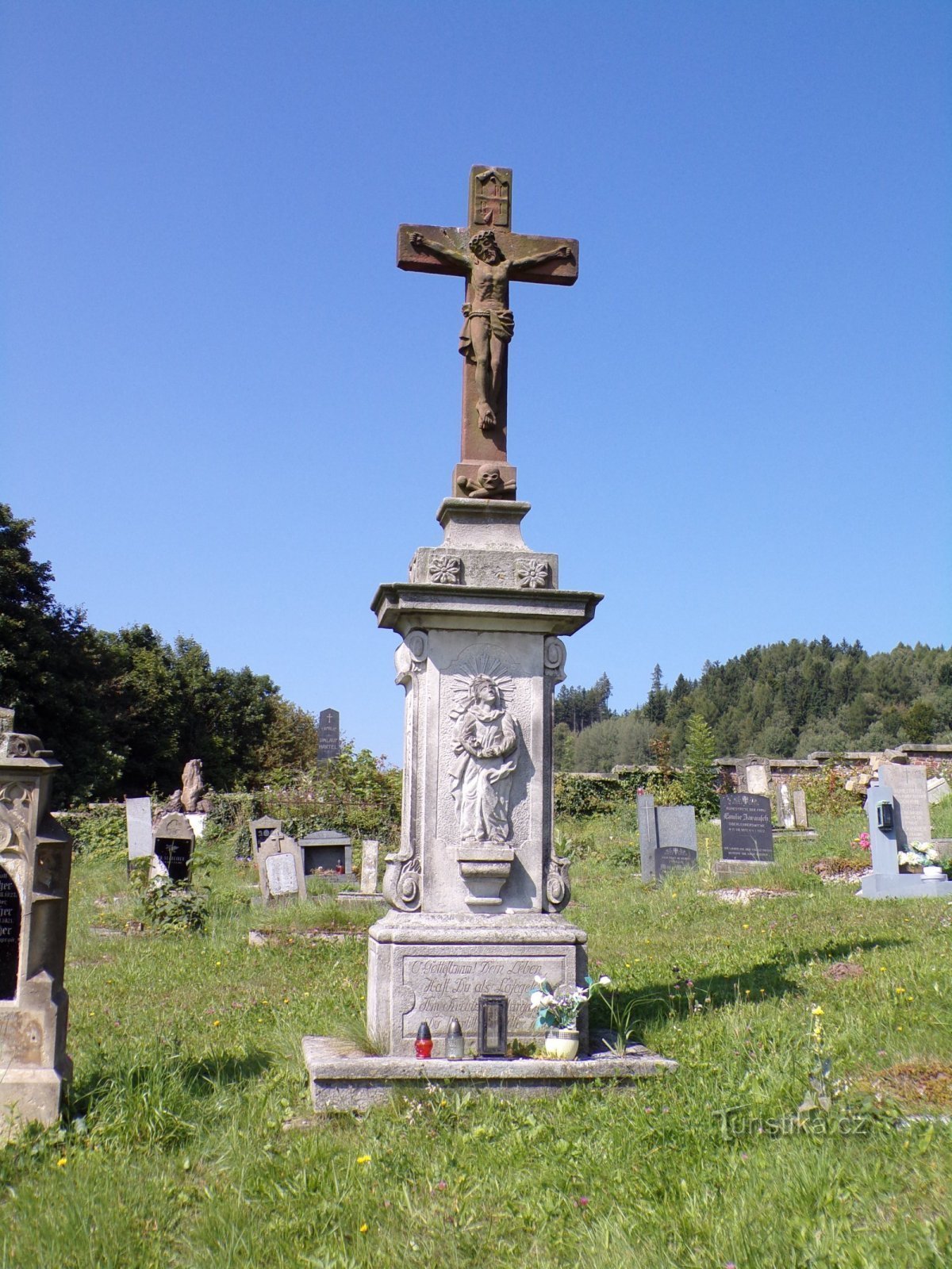 Croce del cimitero (Markoušovice, 6.9.2021/XNUMX/XNUMX)