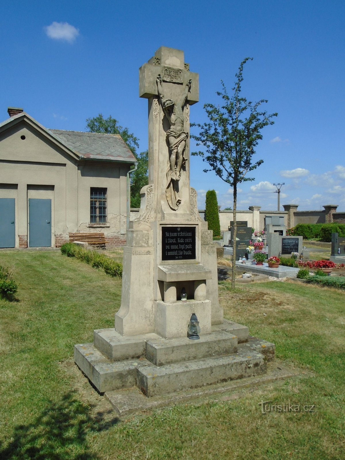 Croix du cimetière (dimanche)