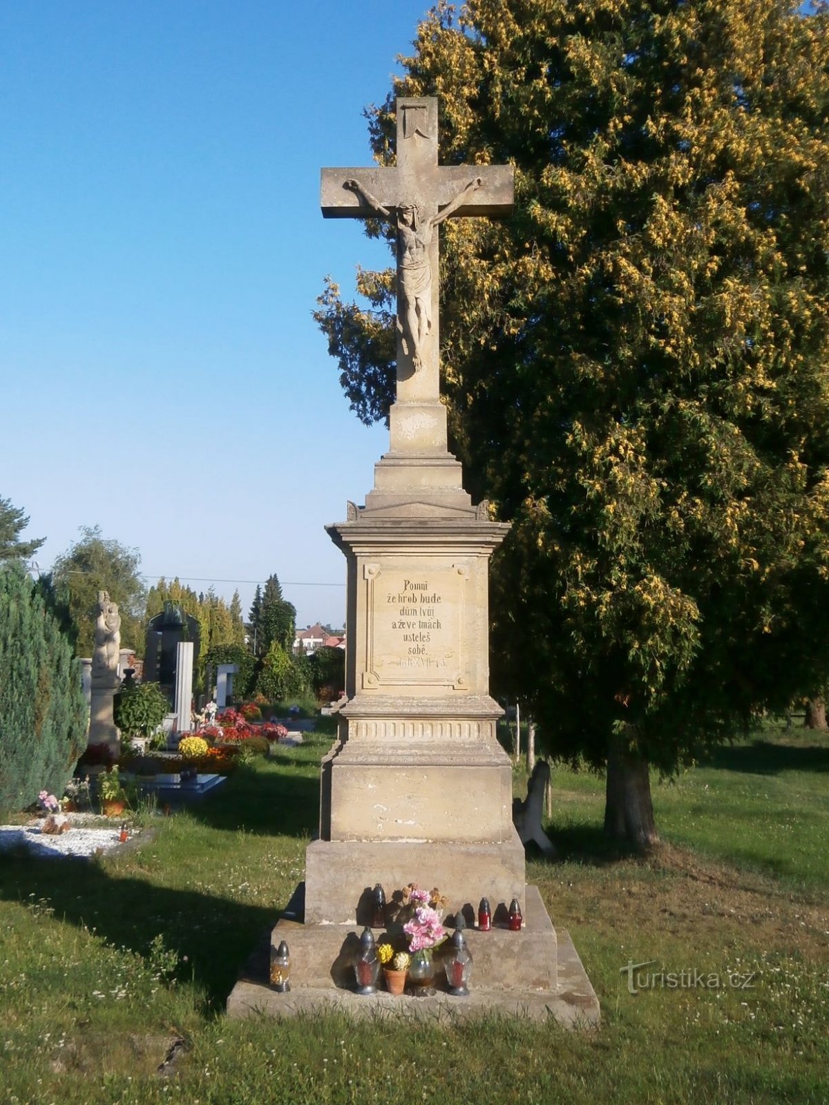 Cruz do cemitério (Všestary, 5.8.2017/XNUMX/XNUMX)