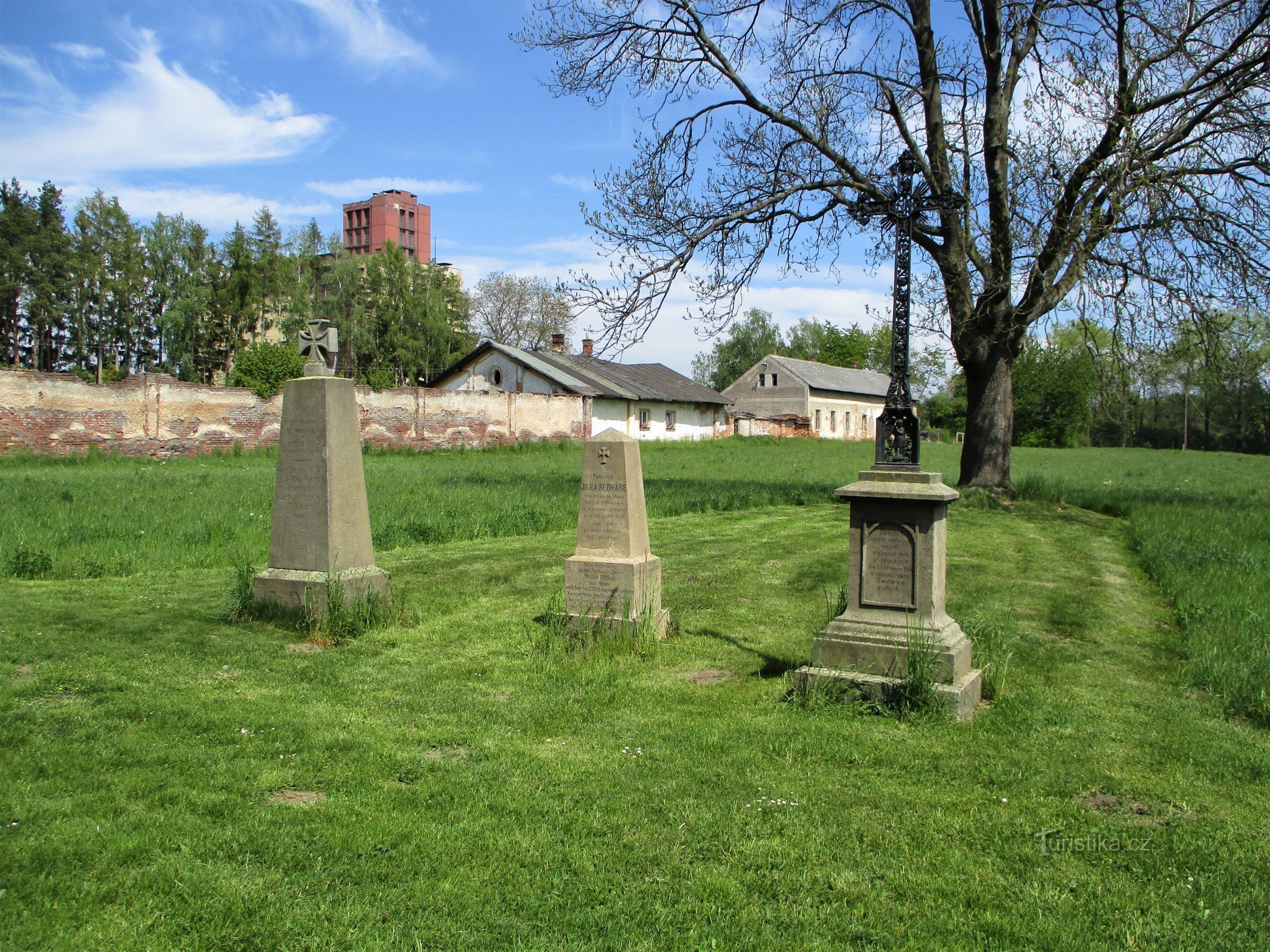 Cimitero della guerra austro-prussiana, unico monumento allo zuccherificio di Harrach (Dohalice, 8.5.2020 maggio XNUMX)