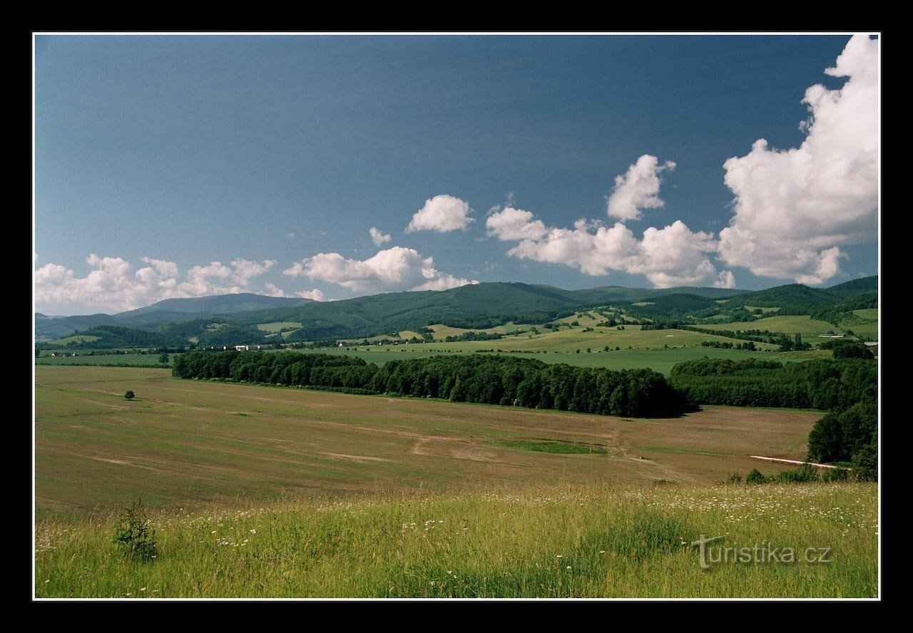 κορυφογραμμή Rychlebské hory με Ερυθρελάτη