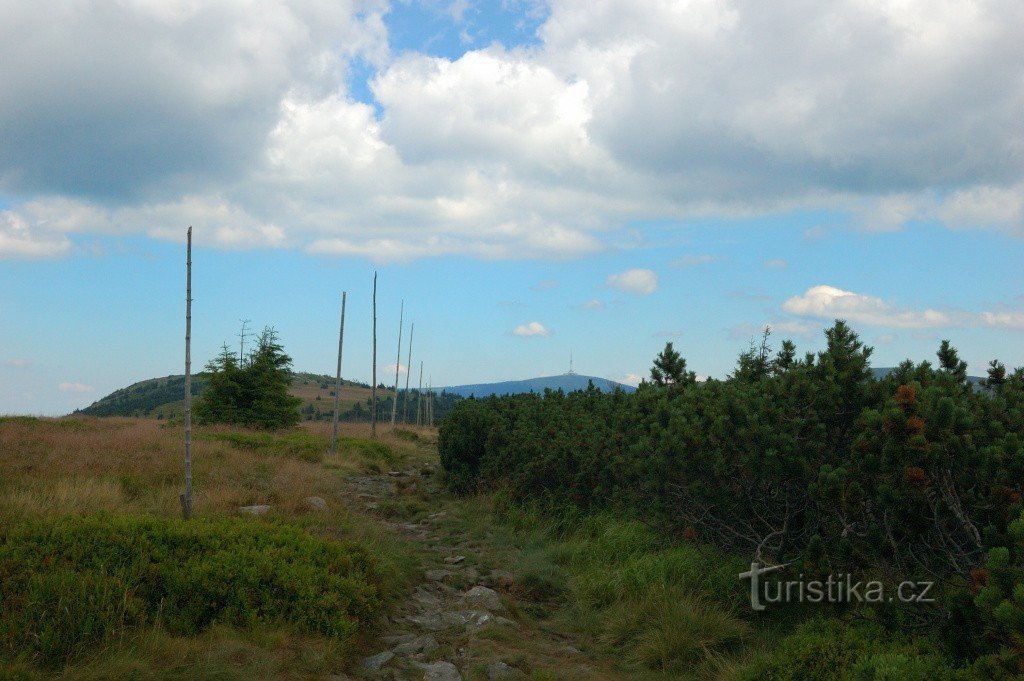 Längs åsen till Pecný