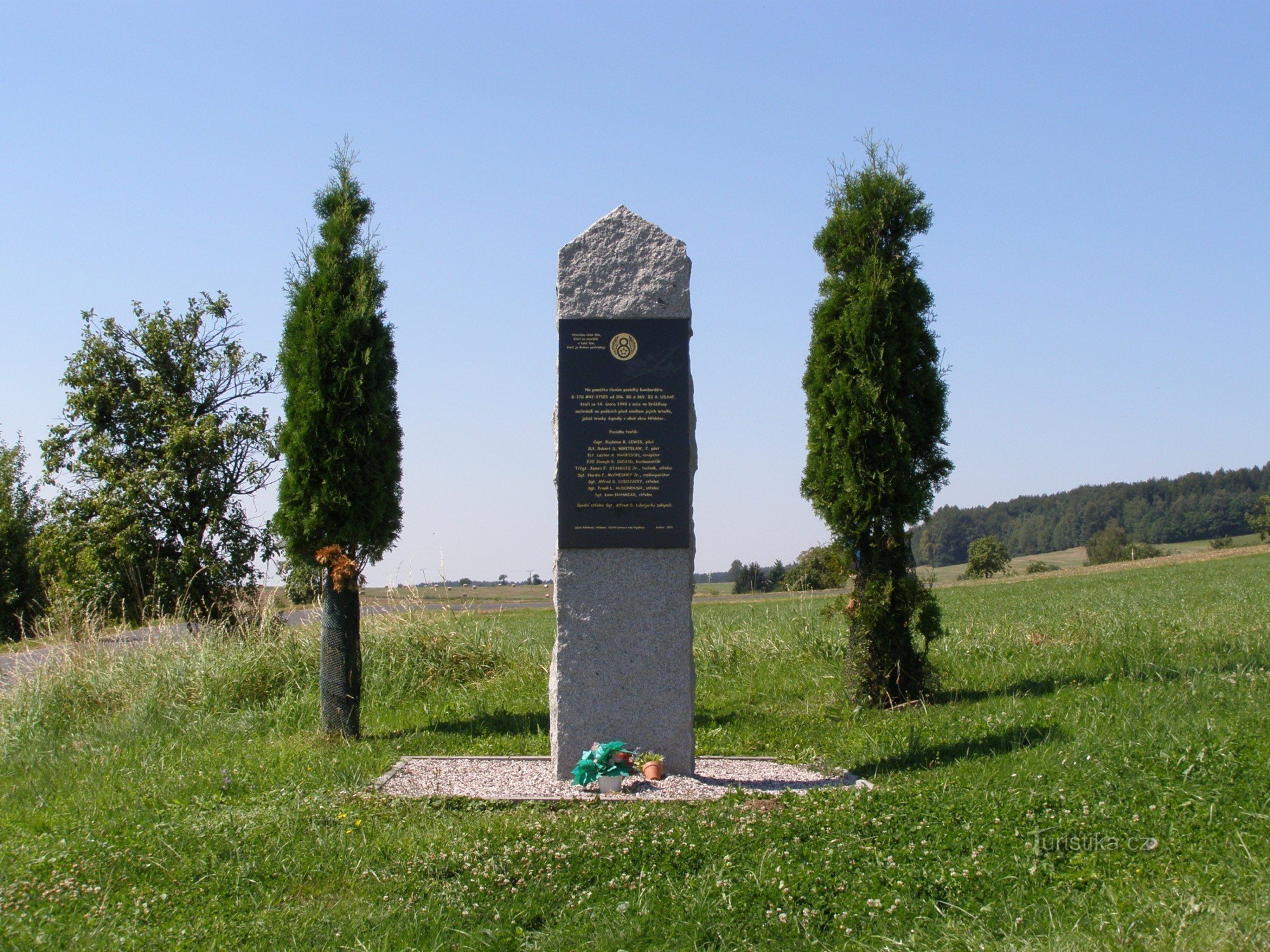 Hřídelec - ein Denkmal für amerikanische Flieger