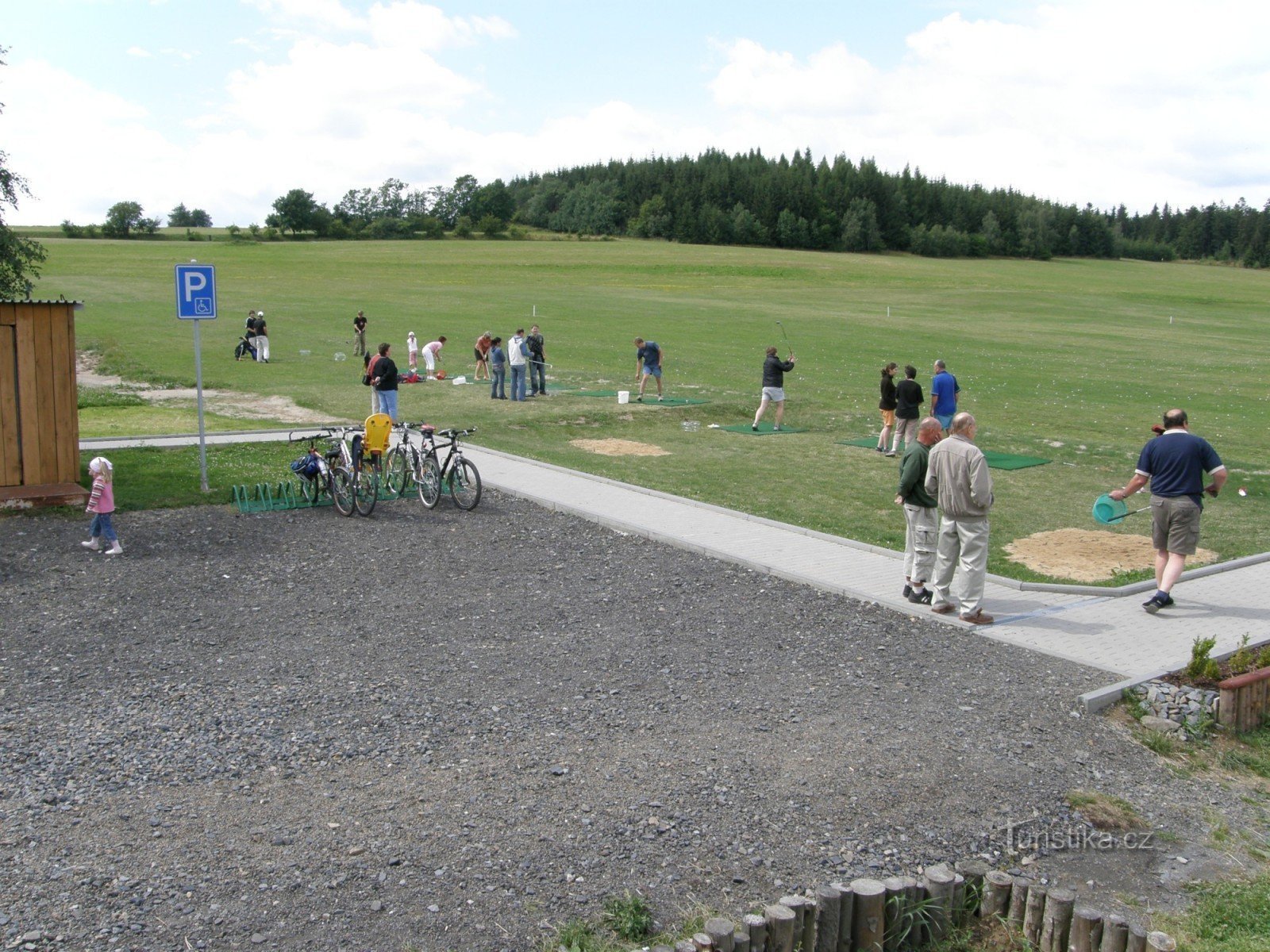 Aire de jeux et buvette