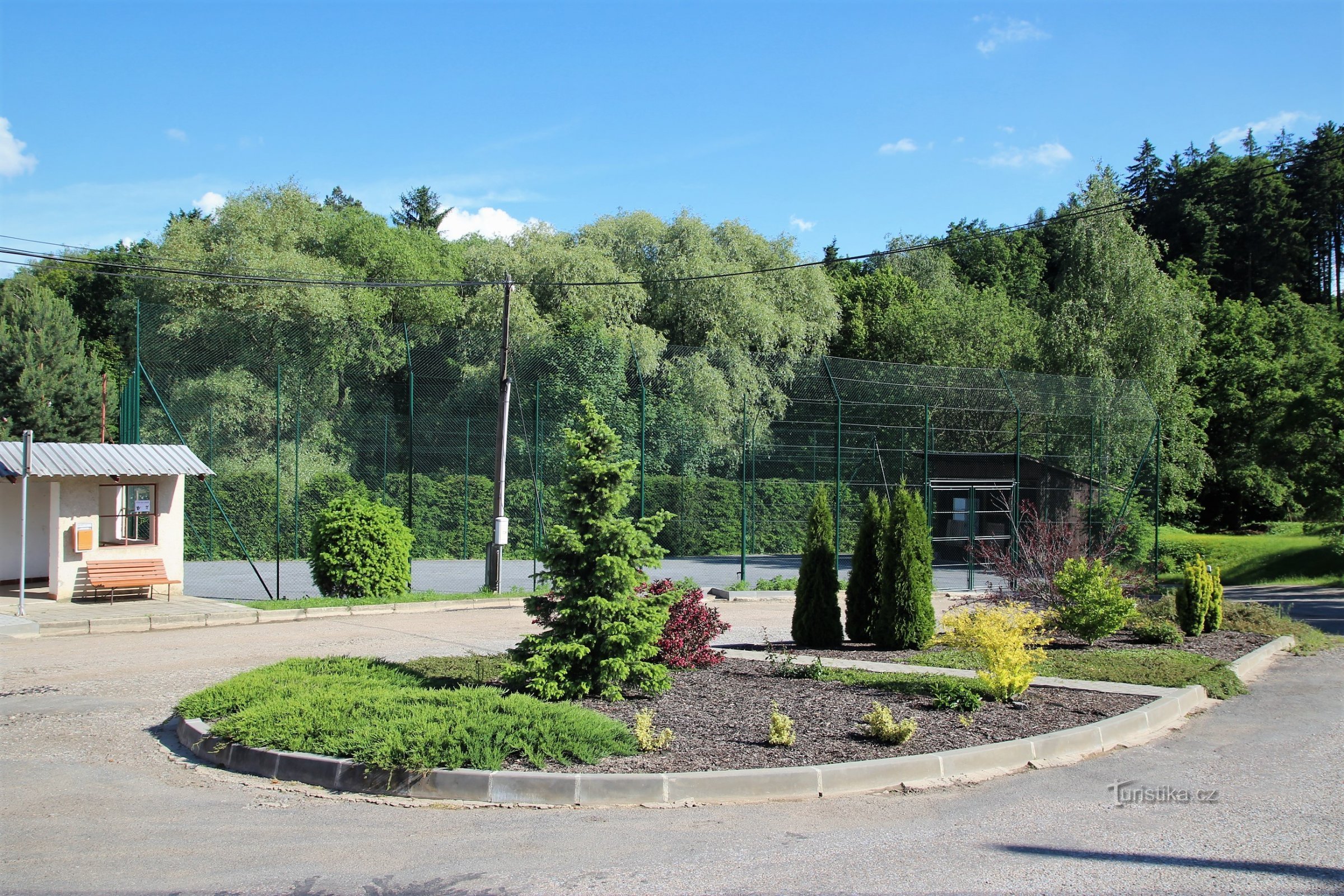 Aire de jeux près du bureau municipal