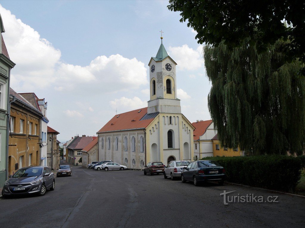 Tumba, Iglesia de St. Bárbara