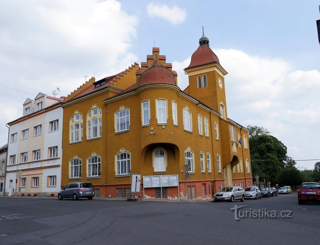 Grave, city office