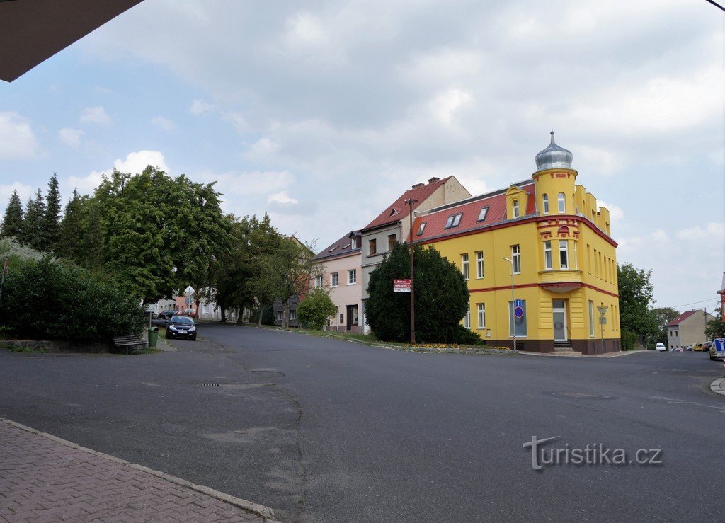 Grab, Friedensplatz