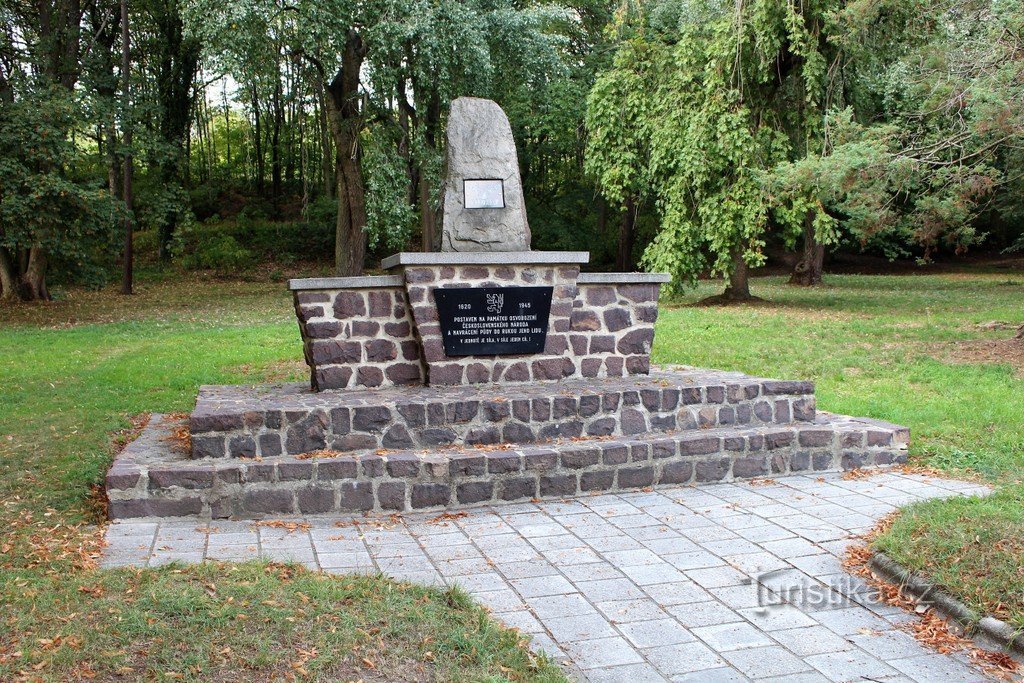 Grav, monument vid uppståndelsens kyrka.