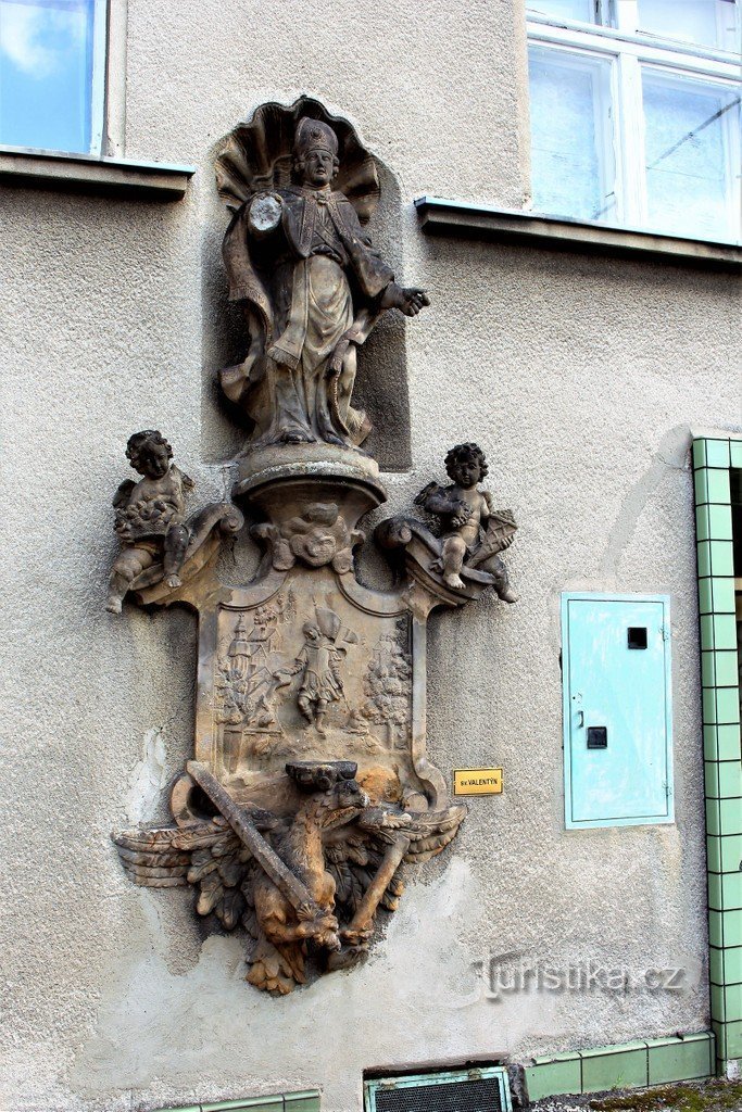 Tombeau, statue de St. La Saint-Valentin