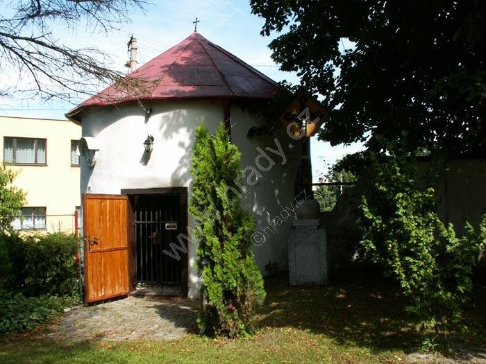 hrobka hrabat Henckelů z Donnersmarcku