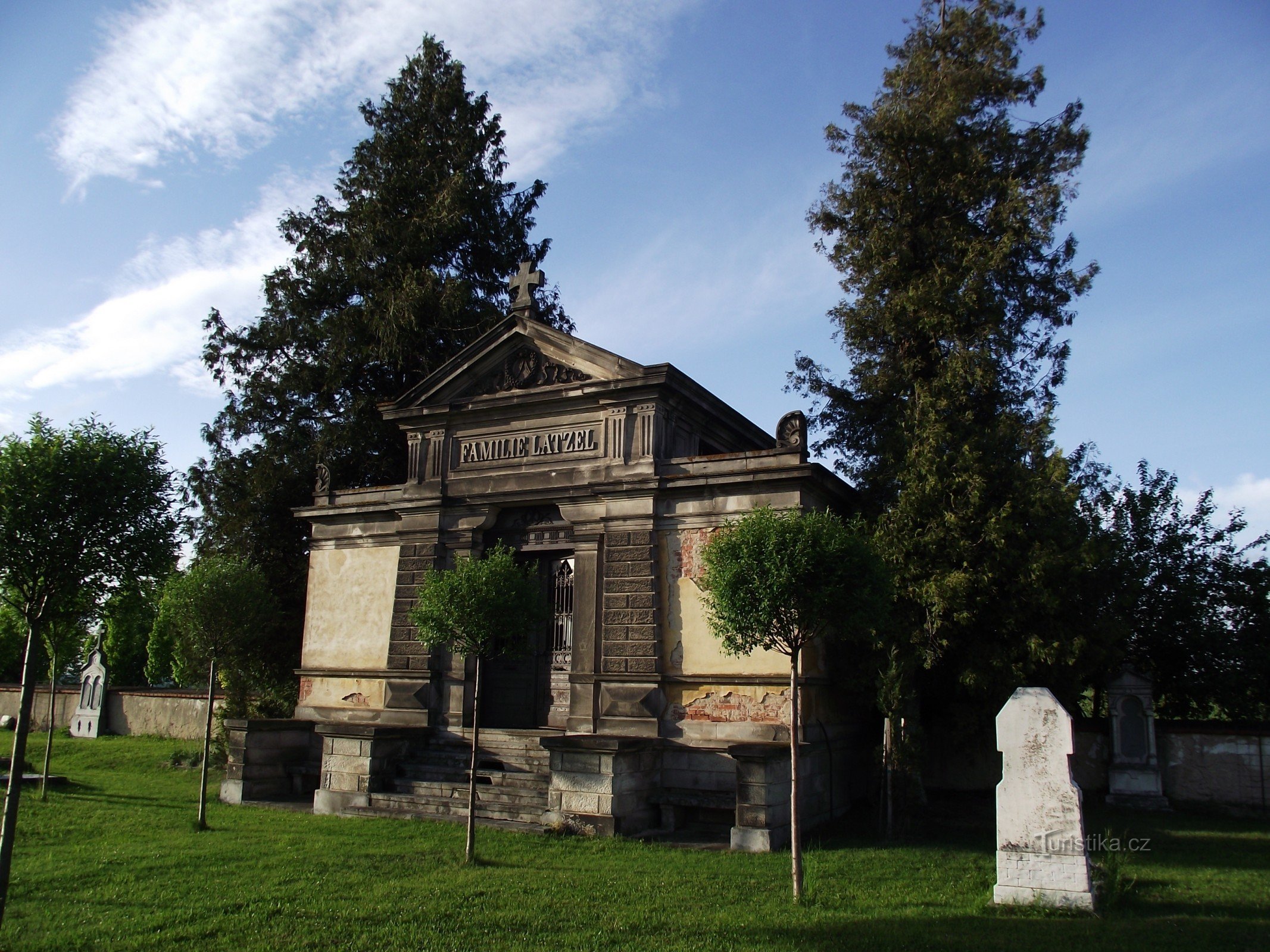 grobowiec Latzelów