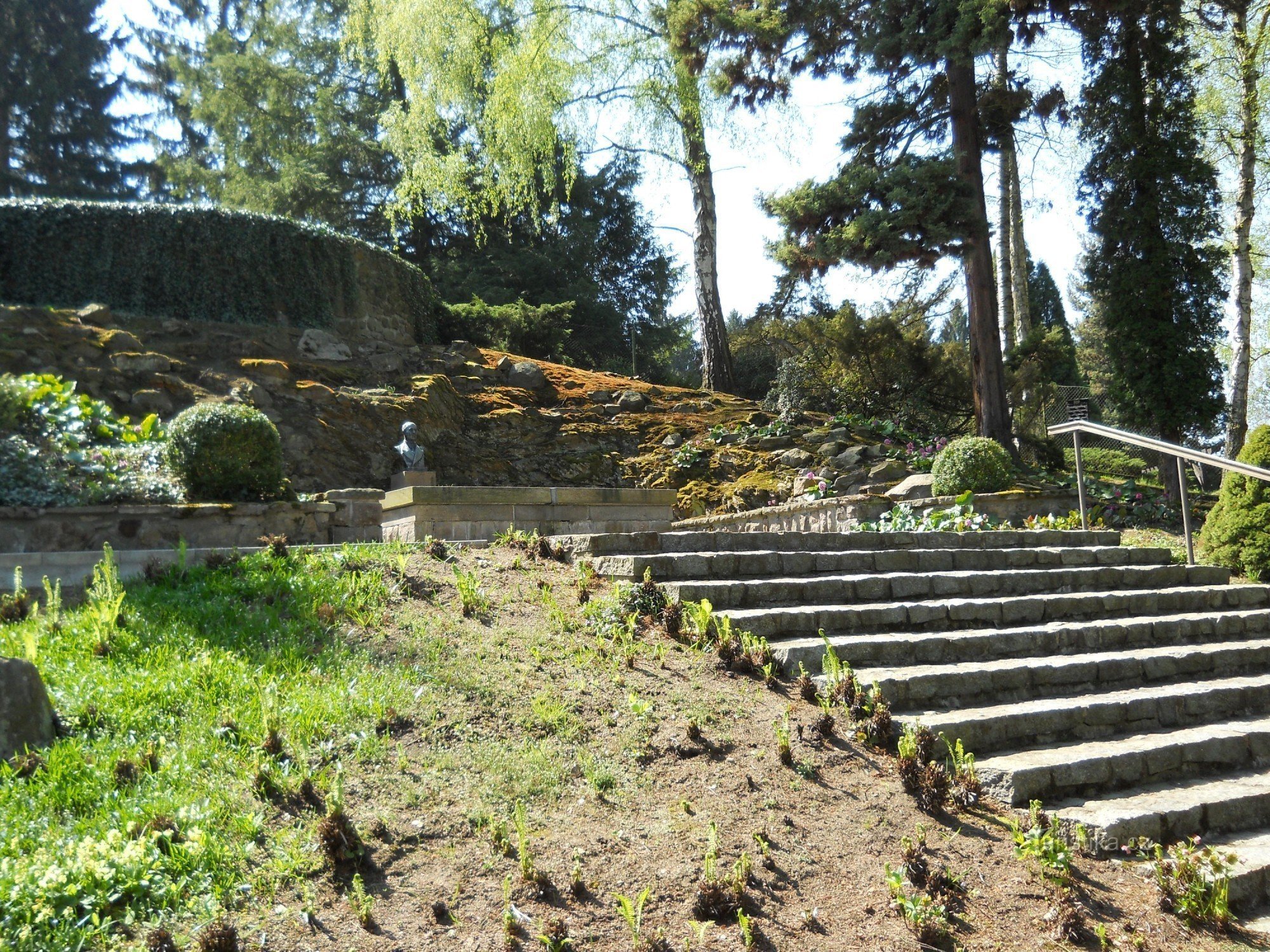 The grave of the Beneš couple