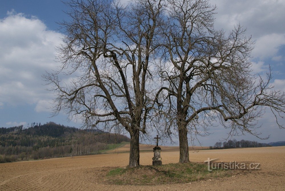 Croix de Hrobník (Sebevrah) au bord de ŠumperkaU